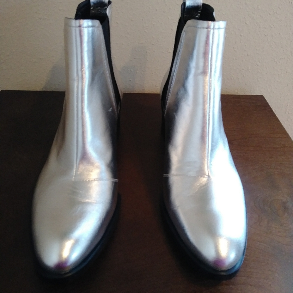 NWOT Rag & Bone Walker Silver Boots Size 39.5